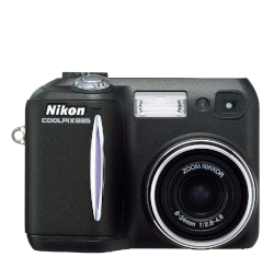 Nikon Coolpix 885 camera