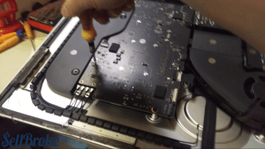 Apple iMacb PC disassembly instruction