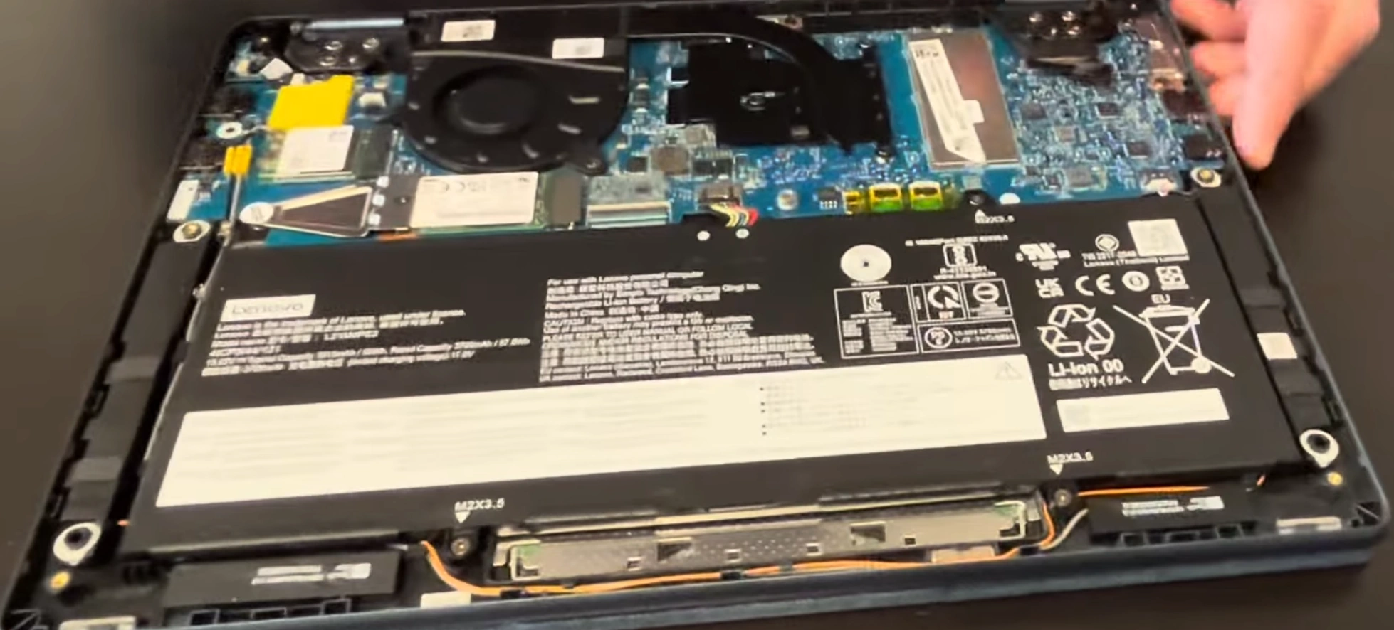 lenovo-yoga-6-13alc7-complete-teardown-upgrade-ram-ssd-lcd-to-sell-laptop-fast