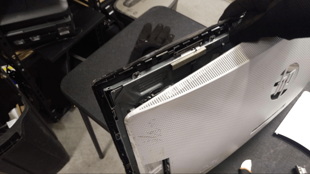 How to take apart HP 23_inch AllinOne Desktop PC SellBroke