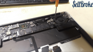 Apple Macbook Air Disassembly Guide 8