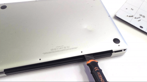 MacBook Pro A1297 Disassembly Guide Step 2