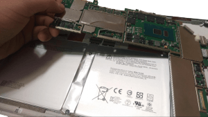 Microsoft Surface Pro 4 1724 tablet disassembly step 17